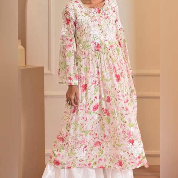 Chikankari embroidered mulmul A line frok - Picture 5 of 7